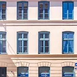 1 Bedroom Beautiful In Apartament *