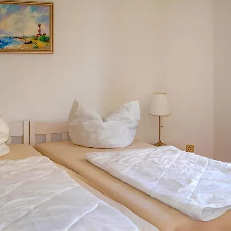 1 Bedroom Beautiful In Apartment